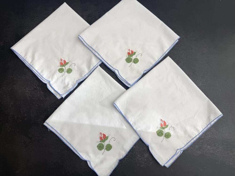 Vintage Hand Embroidered Rose Napkins Set of 4 White Scalloped Edge